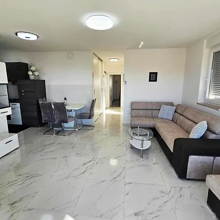App Mary Apartment *