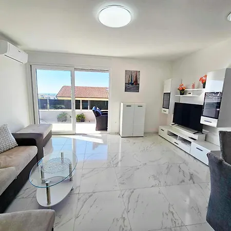 App Mary Novigrad Istria